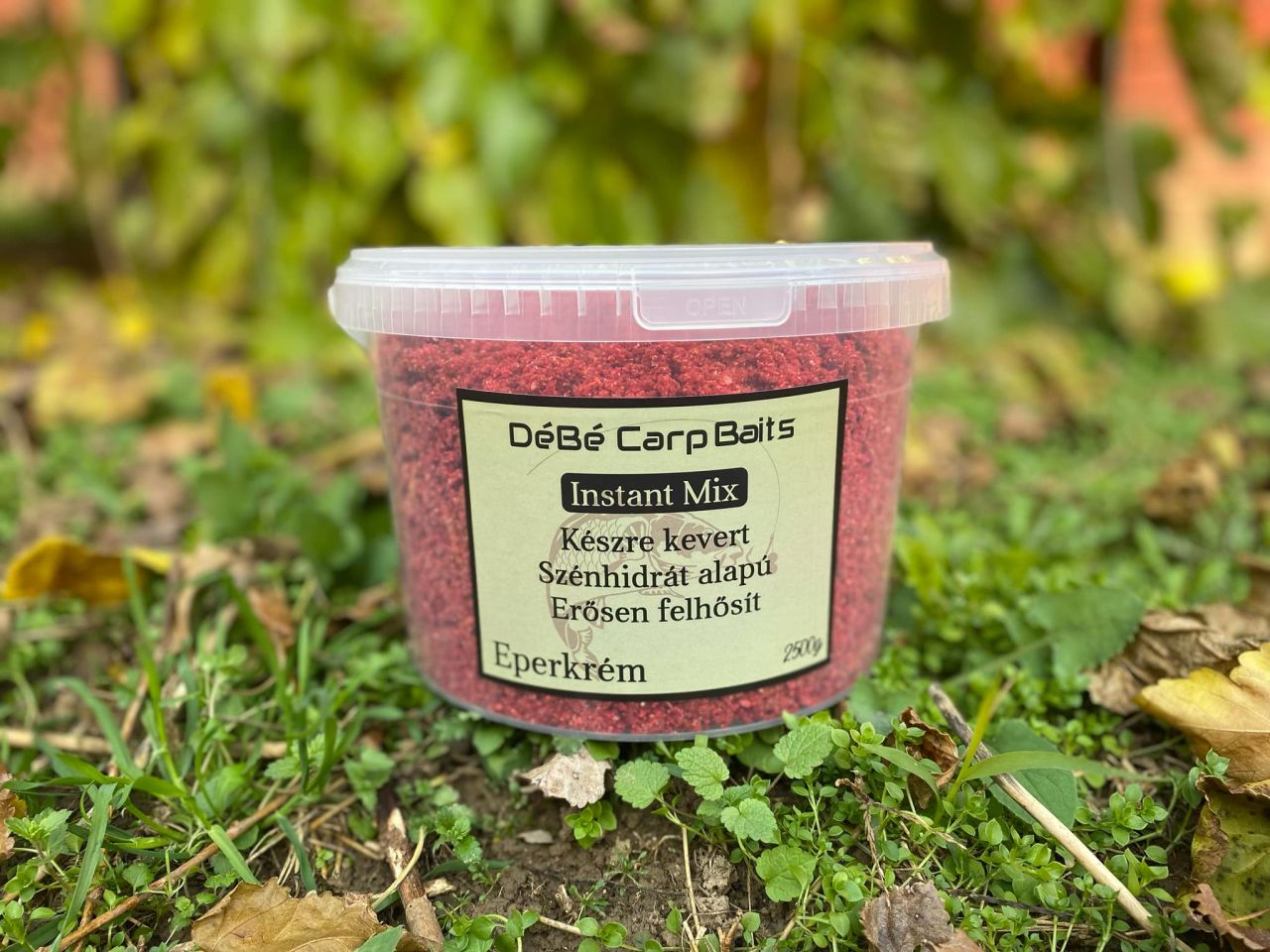 DéBé Carp Baits Instant Mix Vödrös Eperkrém